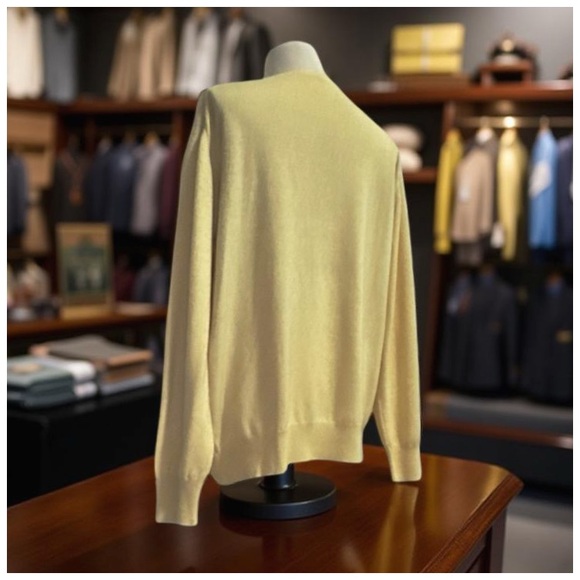 Malo Men’s Yellow Cashmere V-Neck Sweater. XL - Picture 7 of 13